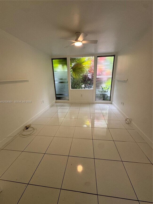 Building Photo - 10281 E Bay Harbor Dr