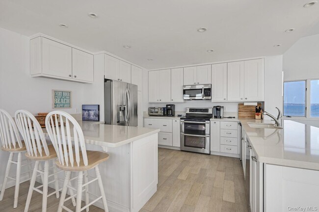 Building Photo - 40 Dune Rd