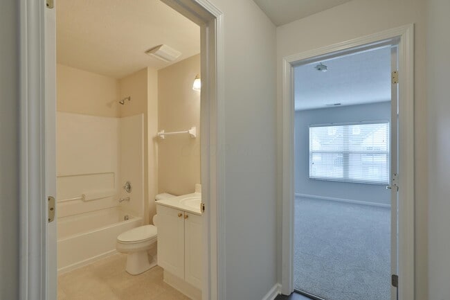 Building Photo - 763 Hidden Springs Dr