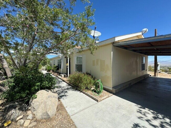 Building Photo - 3-Bed, 2-Bath Lucerne Valley Home with Spa...