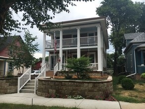 Building Photo - 2 Bedroom Apartment Near DTSF