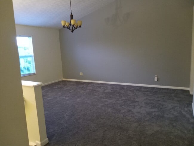 Building Photo - 3322 Beagle Blvd