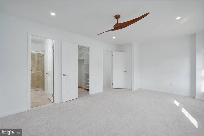 Building Photo - 10246 Arizona Cir