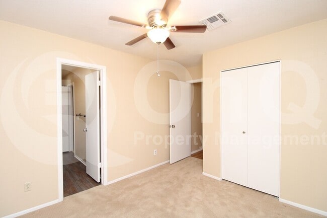 Building Photo - 509 E Kristal Way