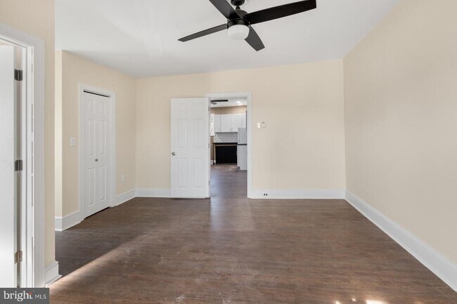 Building Photo - 113 Sumac St