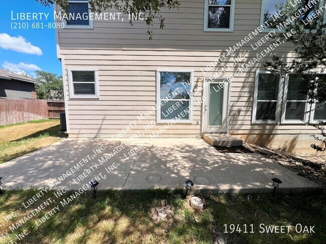 Building Photo - 19411 Sweet Oak
