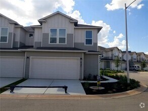 Building Photo - 1614 Roseburg Dr