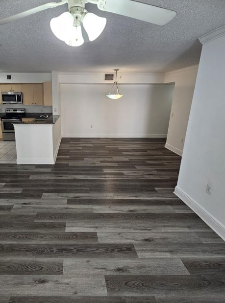 Building Photo - 2451 Centergate Dr