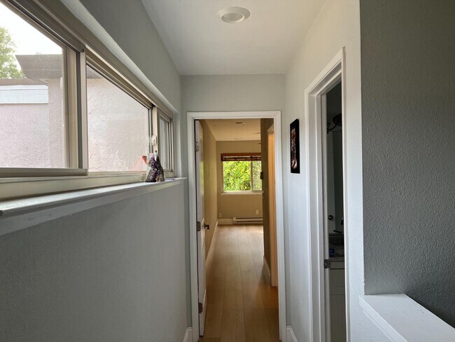 Building Photo - 2598 Knightsbridge Ln