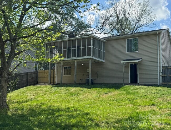 Building Photo - 7939 Holly Hill Rd