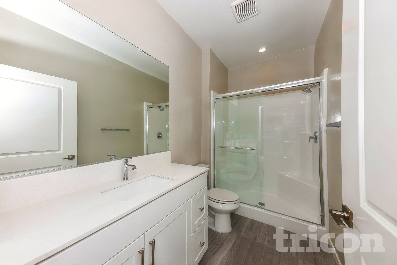 Building Photo - 680 Susanne St