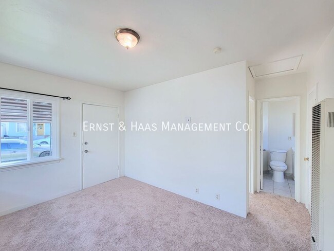 Building Photo - 3031 E 65th St