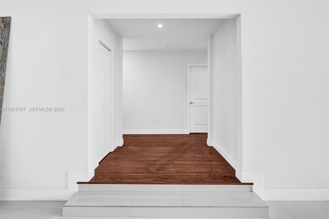 Building Photo - 1102 Meadow Lark Ave