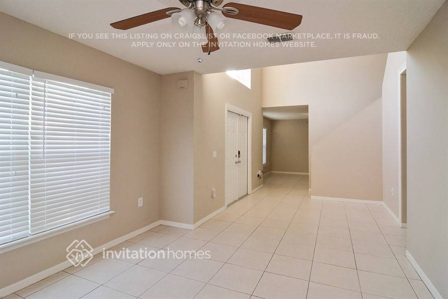 Building Photo - 1249 SW Mancuso Ave