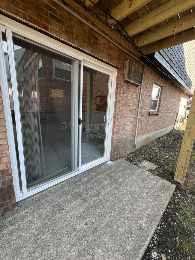 Building Photo - 6211 Graceland Ave