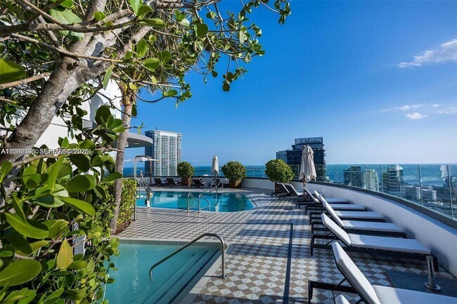 Building Photo - 801 S Miami Ave