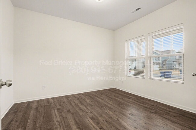 Building Photo - 162 Aspire Cir