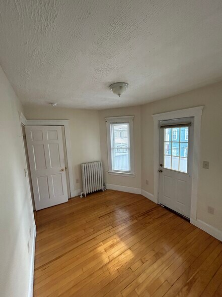 Building Photo - 17 Hiawatha Rd