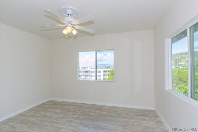 Building Photo - 1915 Kalihi St