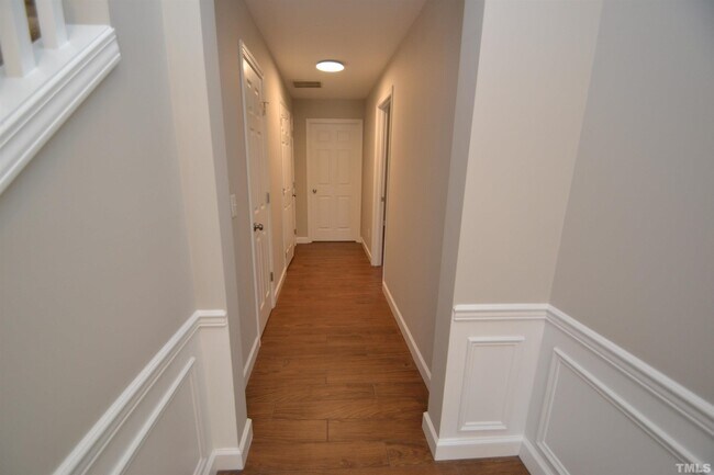 Building Photo - 701 Sutter Gate Ln