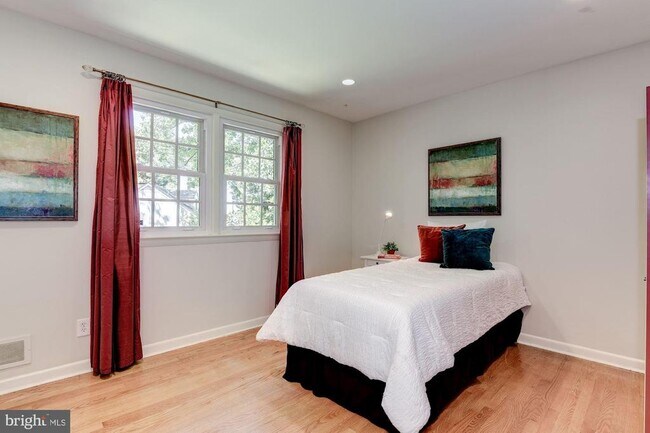 Building Photo - 1 Arrowood Terrace