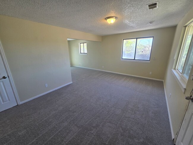 Building Photo - Wolff St - GN