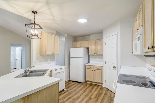 Building Photo - 126 Crookham Ct