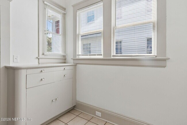 Building Photo - 2747 Forbes St