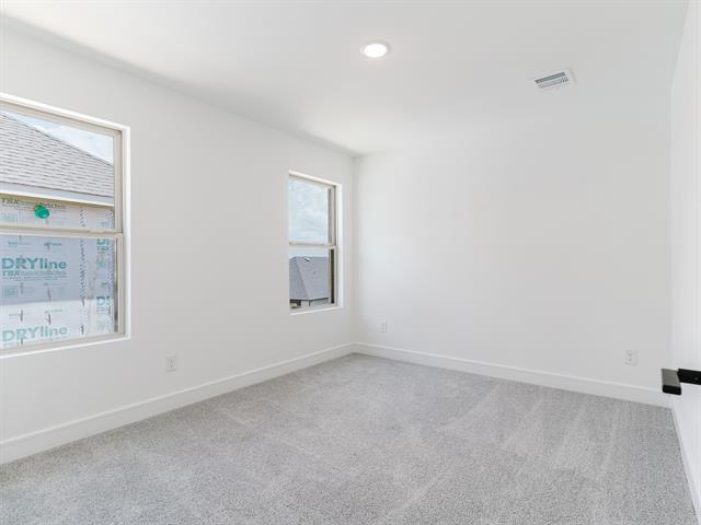 Building Photo - 914 Sunflower Trl