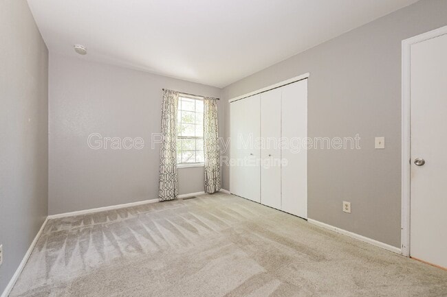 Building Photo - 11748 Fillmore Pl
