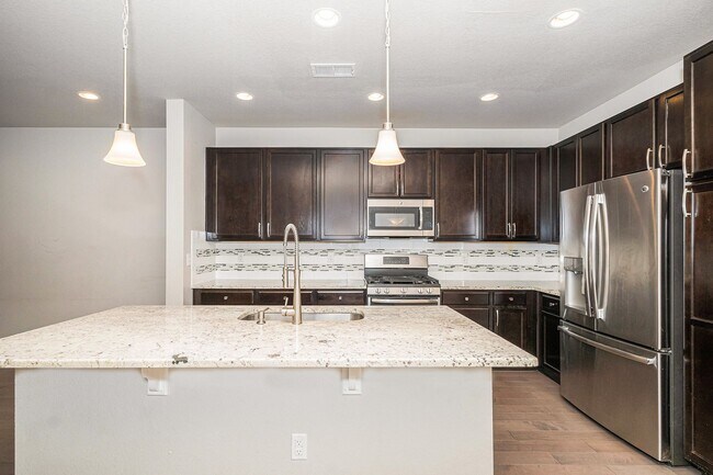 Building Photo - Stunningly Updated 3-Bedroom, 2-Bathroom T...