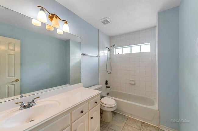 Building Photo - 20419 Cajon Canyon Ct