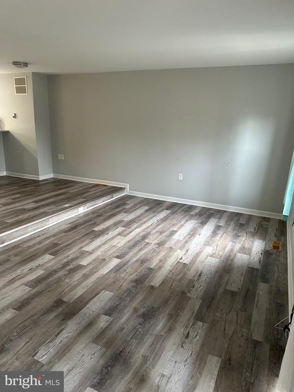 Building Photo - 10934 Mission Ridge Dr