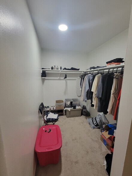 2nd Bedroom Closet - 5450 Astor Ln