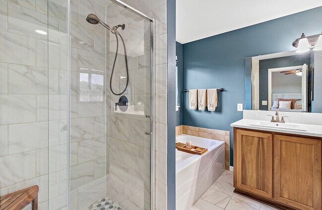 Building Photo - 4Bd/2.5Ba Renton Townhome