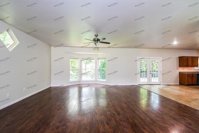 Building Photo - 441 Woodbine Ct
