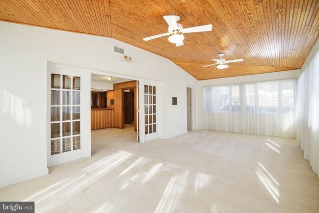 Building Photo - 513 Cathedral Dr