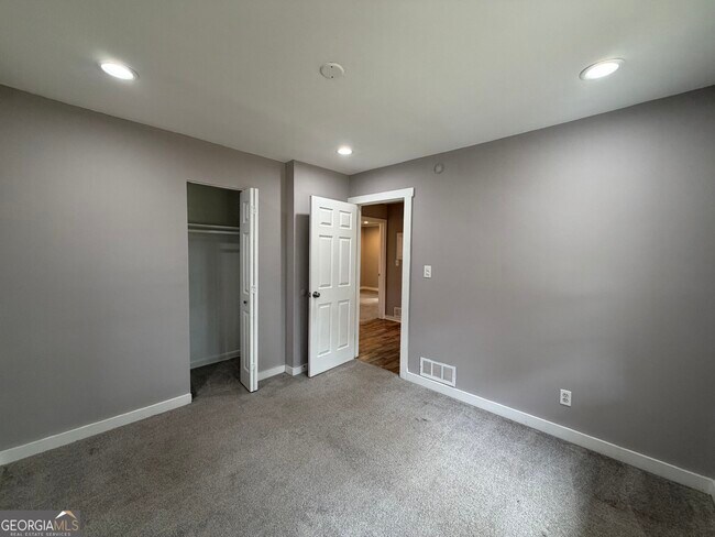 Building Photo - 109 Scarlett Dr