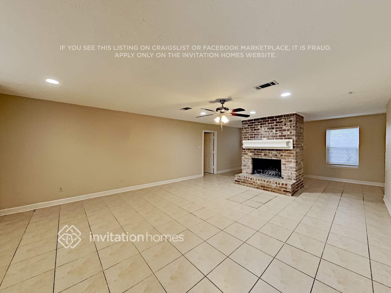 Building Photo - 16395 Havenpark Dr