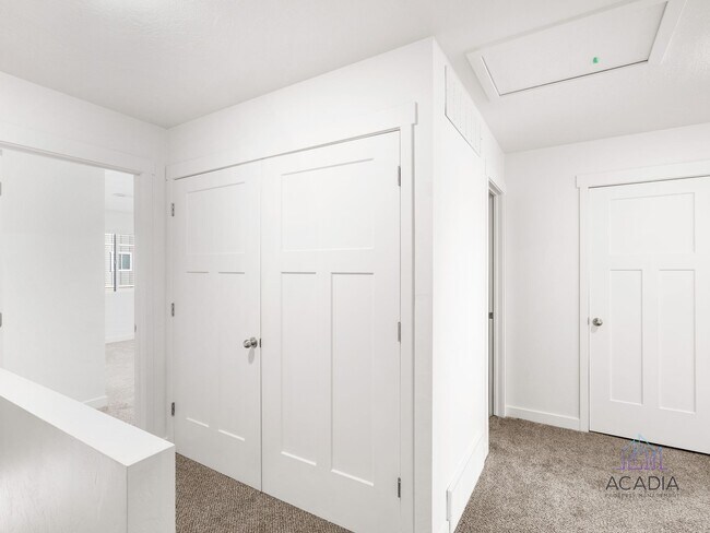 Building Photo - Spacious 3 Bed/2.5 Bath Townhome in Magna Community!