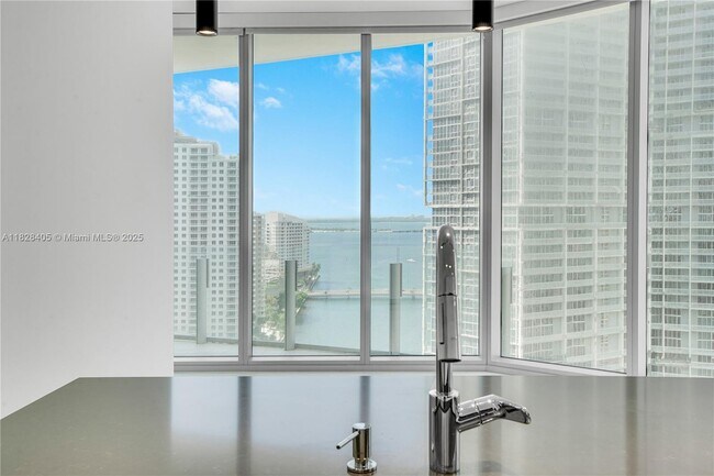 Building Photo - 300 Biscayne Blvd Way