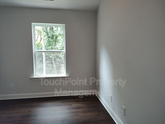 Building Photo - 811 Justice Ave