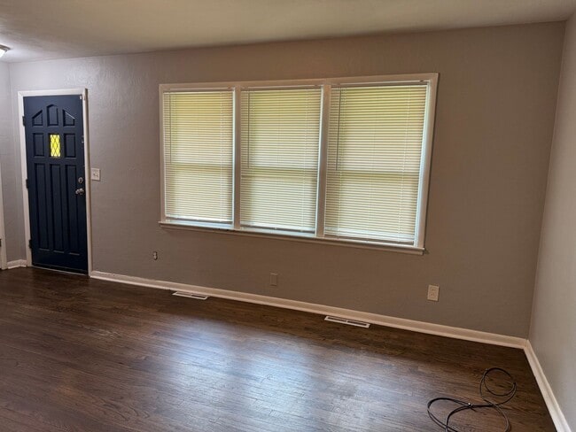 Building Photo - SEE IT NOW: Stylishly Updated Home in Inde...