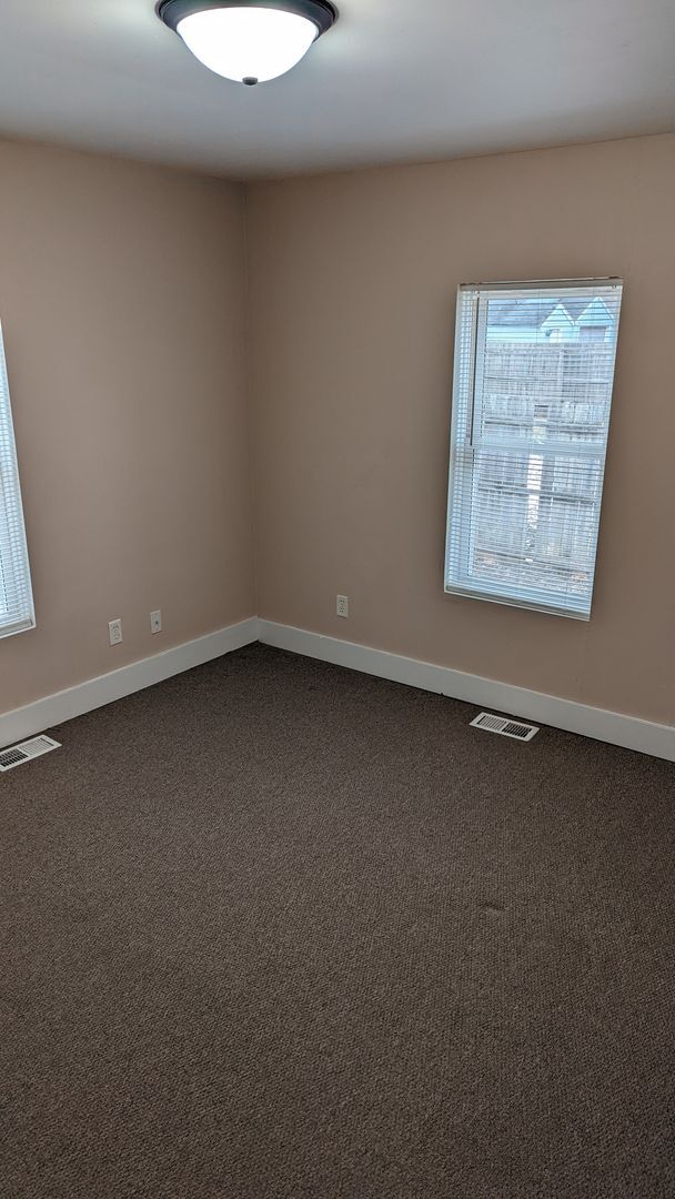 Building Photo - Spacious 2-Bedroom Home Available NOW!