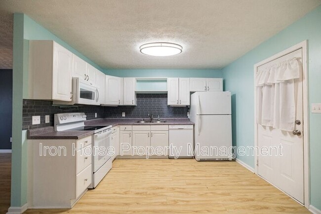 Building Photo - 357 Mary Alice Dr