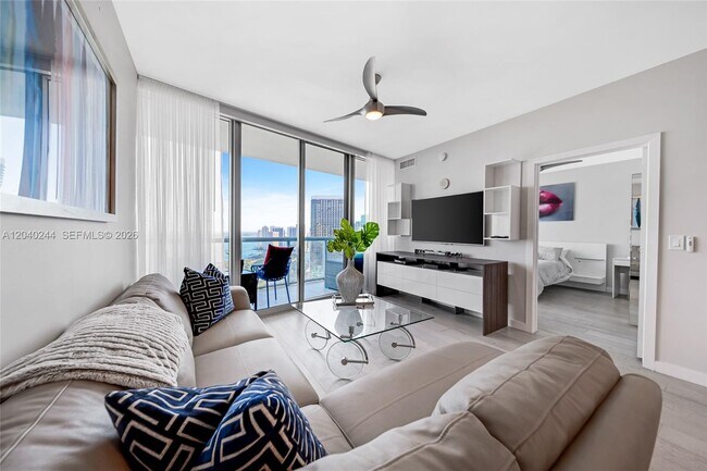 Building Photo - 888 Biscayne Blvd
