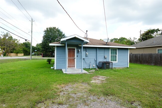 Building Photo - 8302 Caddo Rd