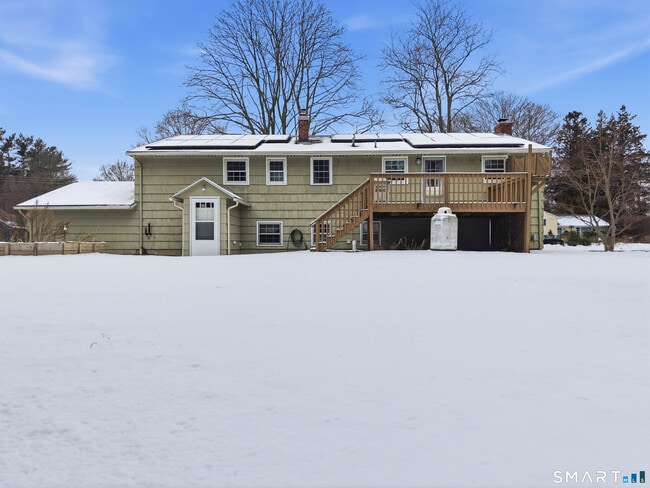 Building Photo - 10 College St