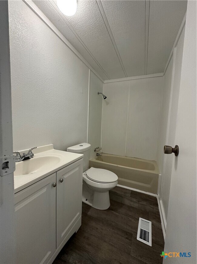 Building Photo - 311 Meadow Lake Dr