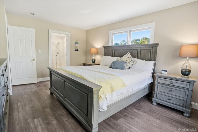 Building Photo - 15 Club Dr